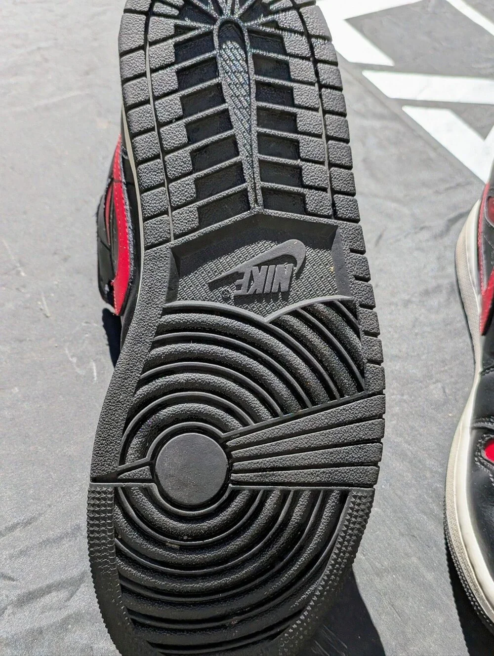 Nike smooth black